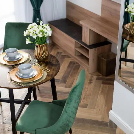 Prestiżowy Glam Tęczowa 31a *